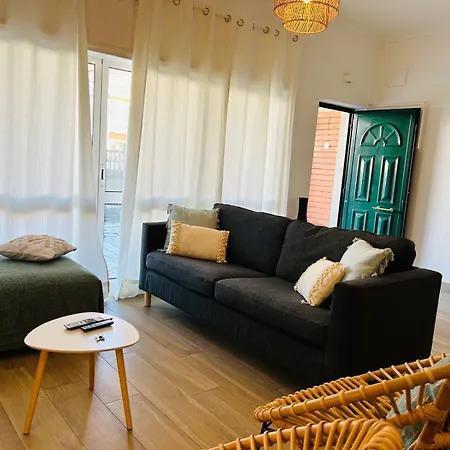 בית נופש Caparica House *