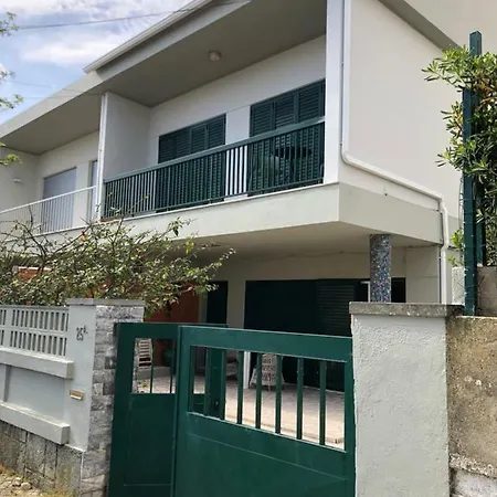 Holiday home Caparica House *