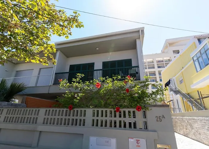 Holiday home Caparica House *